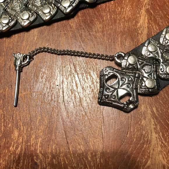 Unique Cairo Leather Belt with Lock - Picture 4 of 10